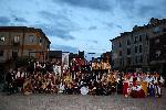 Foto de familia de los participantes del IV Festival Folclórico Leonés